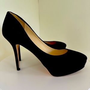 JIMMY CHOO black suede 4-inch heels and 1.4-inch sole pumps in 7.5 size.